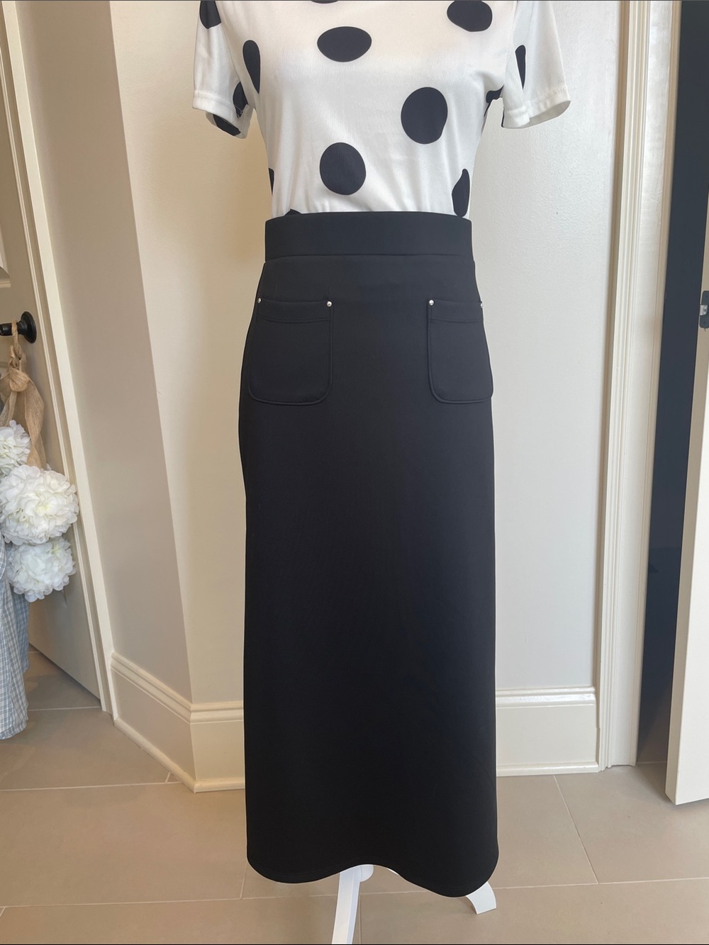 High-Waist Stretch Black Midi/Maxi Skirt with Front Pockets